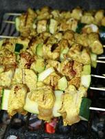 brochettes-courgette-et-dinde-marinee-au-curry.jpg