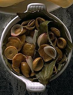 cepes-sur-lit-de-feuilles-de-chataignier.jpg